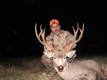 elk hunting, mule deer hunting, elk hunt wyoming, deer hunt wyoming, hunt wyoming private ranches, trophy mule deer, trophy elk, guided hunt wyo