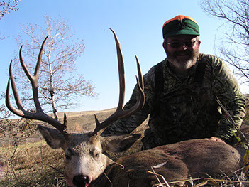 elk hunting, mule deer hunting, elk hunt wyoming, deer hunt wyoming, hunt wyoming private ranches, trophy mule deer, trophy elk, guided hunt wyo