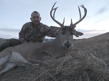 elk hunting, mule deer hunting, elk hunt wyoming, deer hunt wyoming, hunt wyoming private ranches, trophy mule deer, trophy elk, guided hunt wyo