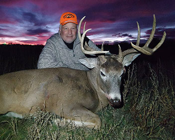 elk hunting, mule deer hunting, elk hunt wyoming, deer hunt wyoming, hunt wyoming private ranches, trophy mule deer, trophy elk, guided hunt wyo