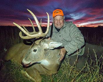 elk hunting, mule deer hunting, elk hunt wyoming, deer hunt wyoming, hunt wyoming private ranches, trophy mule deer, trophy elk, guided hunt wyo